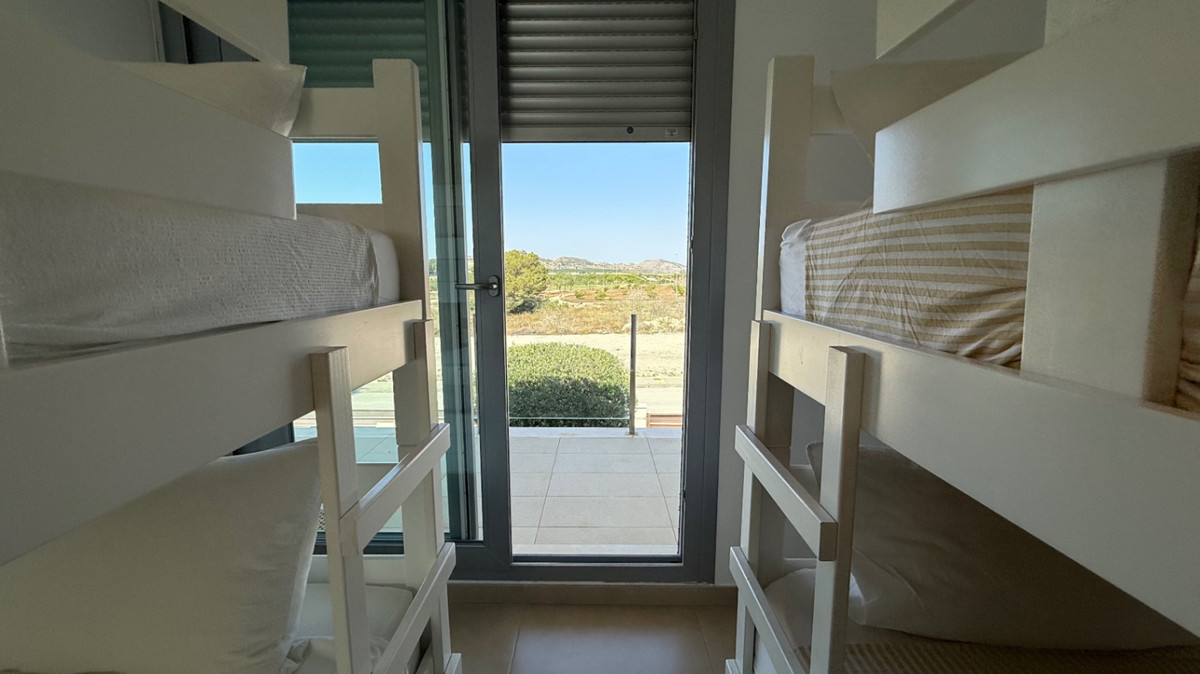 For sale - 3 Bedroom 2 Bathroom House - Detached Villa in Orihuela - Orihuela Centro  - Alicante