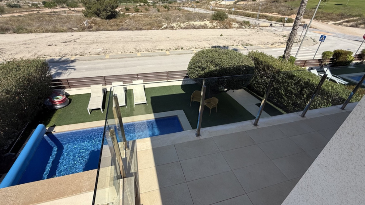 For sale - 3 Bedroom 2 Bathroom House - Detached Villa in Orihuela - Orihuela Centro  - Alicante