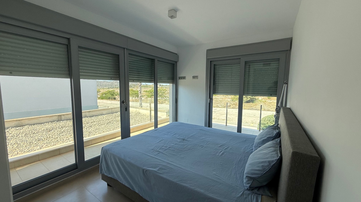 For sale - 3 Bedroom 2 Bathroom House - Detached Villa in Orihuela - Orihuela Centro  - Alicante