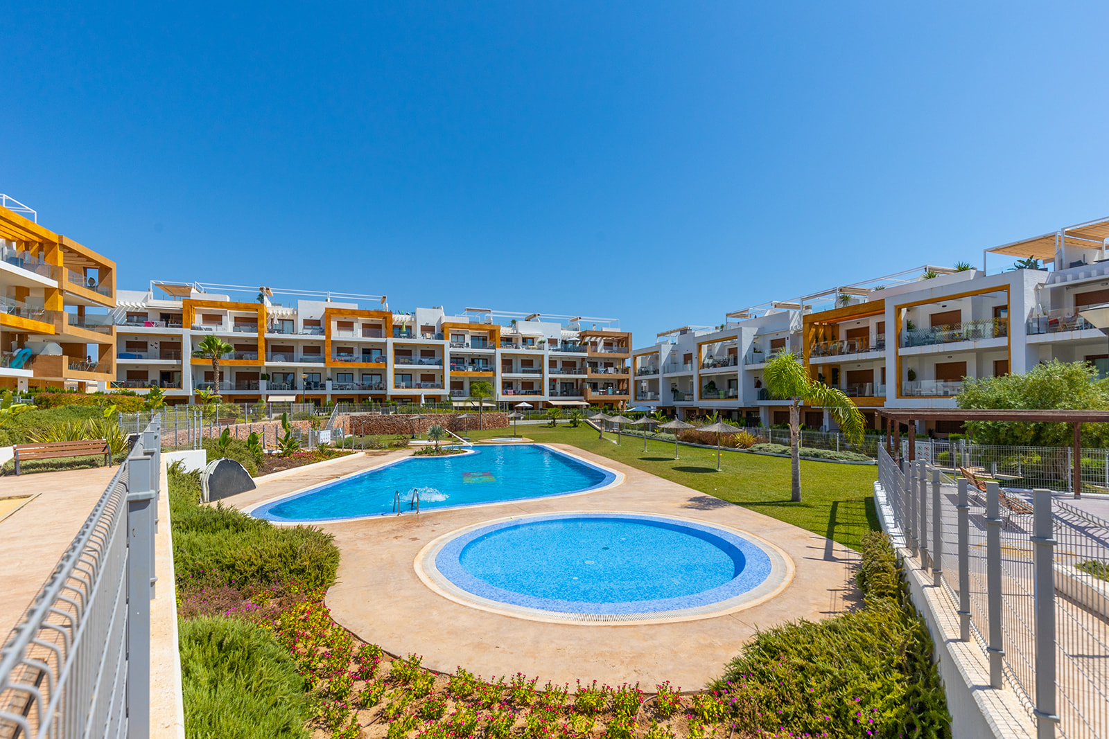 For sale - 3 Bedroom 2 Bathroom Apartment in Orihuela - Los Dolses - Alicante