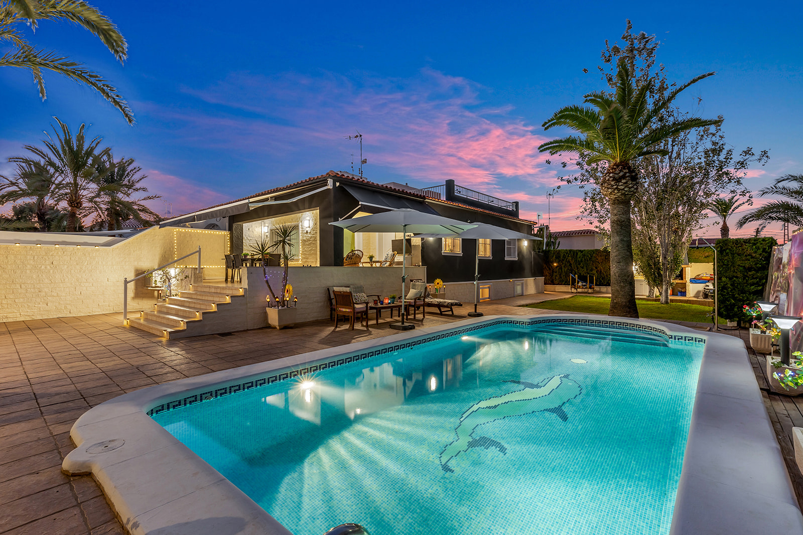 For sale - 4 Bedroom 2 Bathroom Villa in Punta Prima - Rocio del Mar  - Alicante