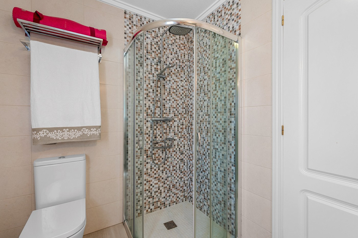 For sale - 3 Bedroom 4 Bathroom House - Detached Villa in Rojales - Ciudad Quesada  - Alicante