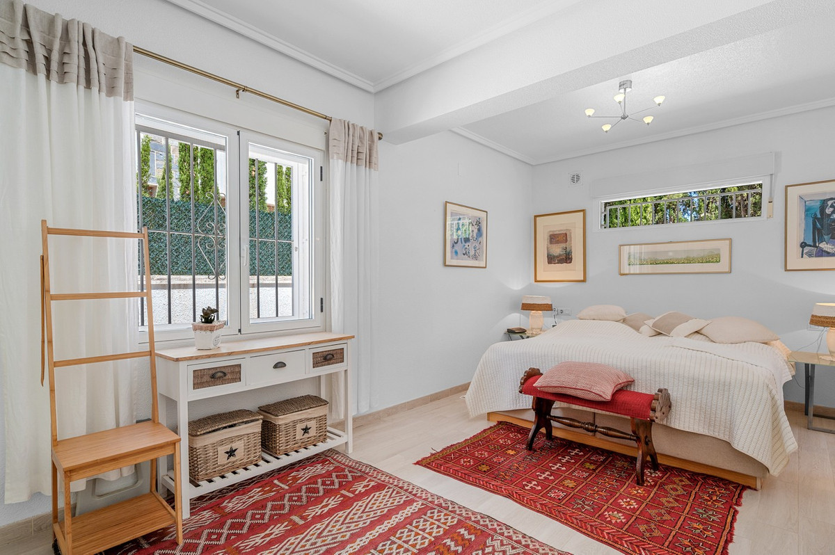 For sale - 3 Bedroom 4 Bathroom House - Detached Villa in Rojales - Ciudad Quesada  - Alicante