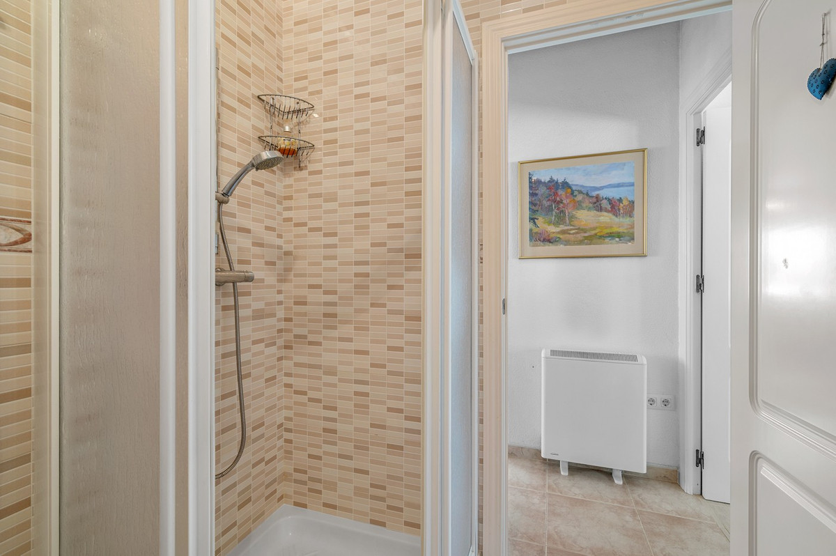 For sale - 3 Bedroom 4 Bathroom House - Detached Villa in Rojales - Ciudad Quesada  - Alicante