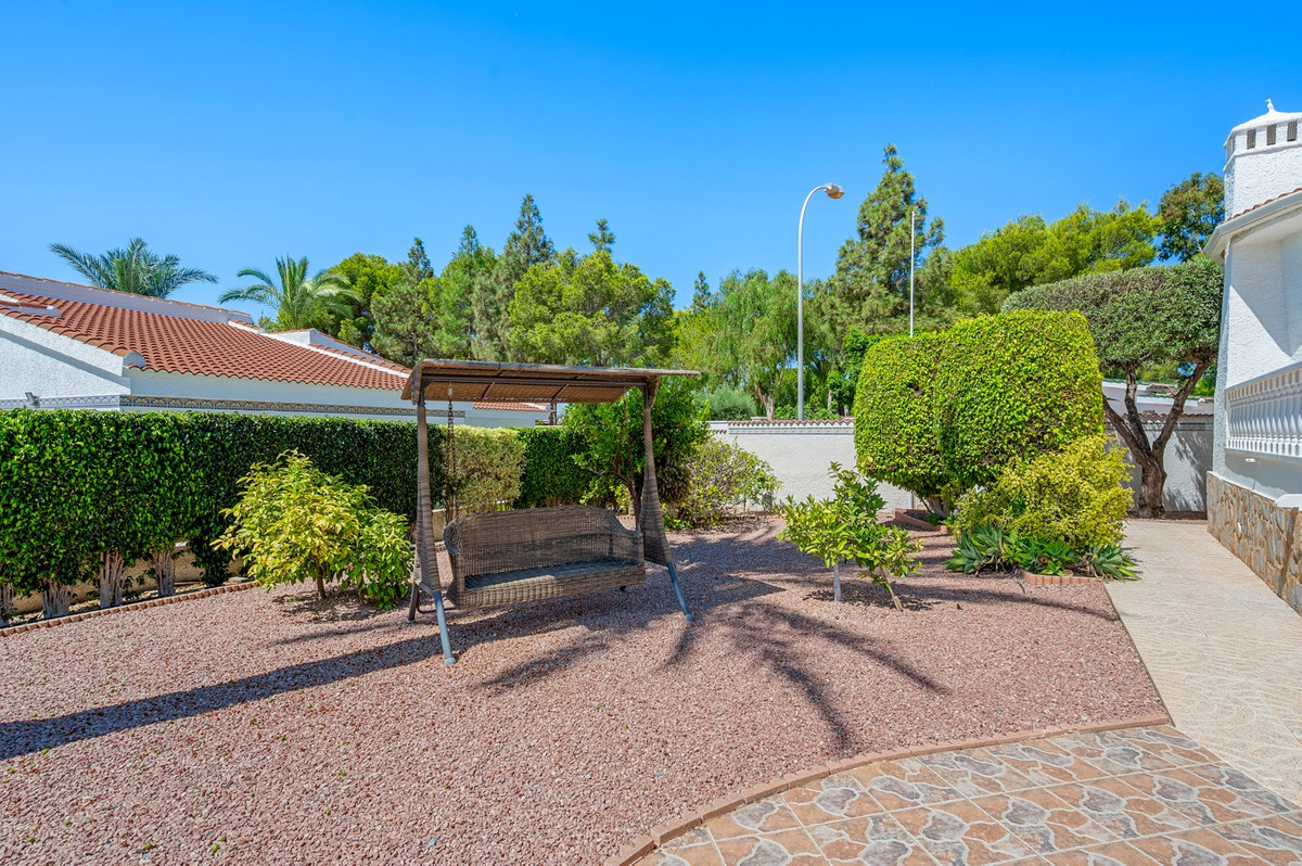 For sale - 3 Bedroom 4 Bathroom House - Detached Villa in Rojales - Ciudad Quesada  - Alicante