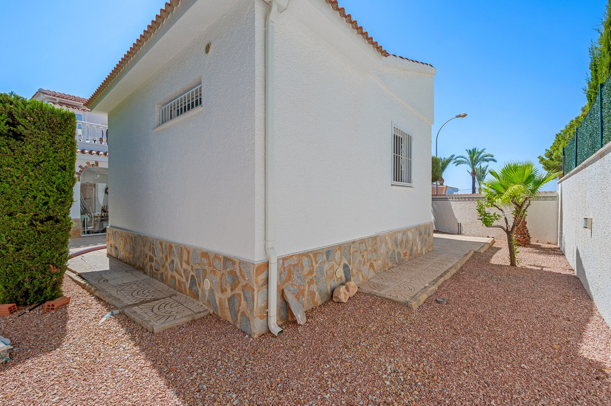 For sale - 3 Bedroom 4 Bathroom House - Detached Villa in Rojales - Ciudad Quesada  - Alicante