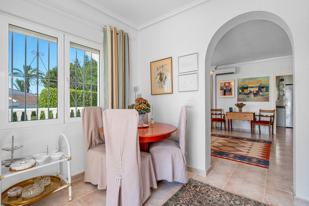 For sale - 3 Bedroom 4 Bathroom House - Detached Villa in Rojales - Ciudad Quesada  - Alicante