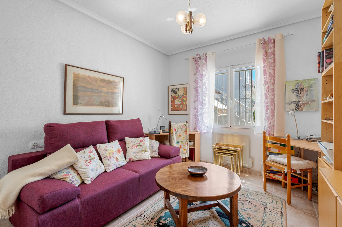 For sale - 3 Bedroom 4 Bathroom House - Detached Villa in Rojales - Ciudad Quesada  - Alicante