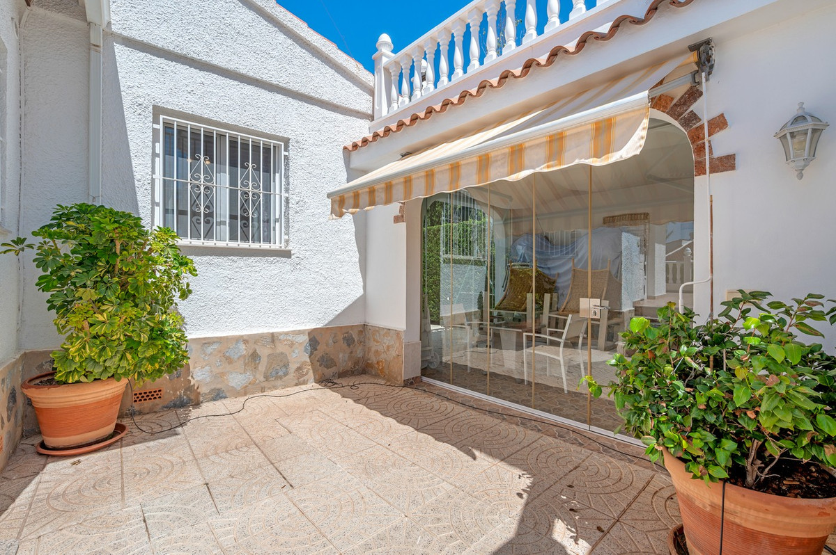 For sale - 3 Bedroom 4 Bathroom House - Detached Villa in Rojales - Ciudad Quesada  - Alicante