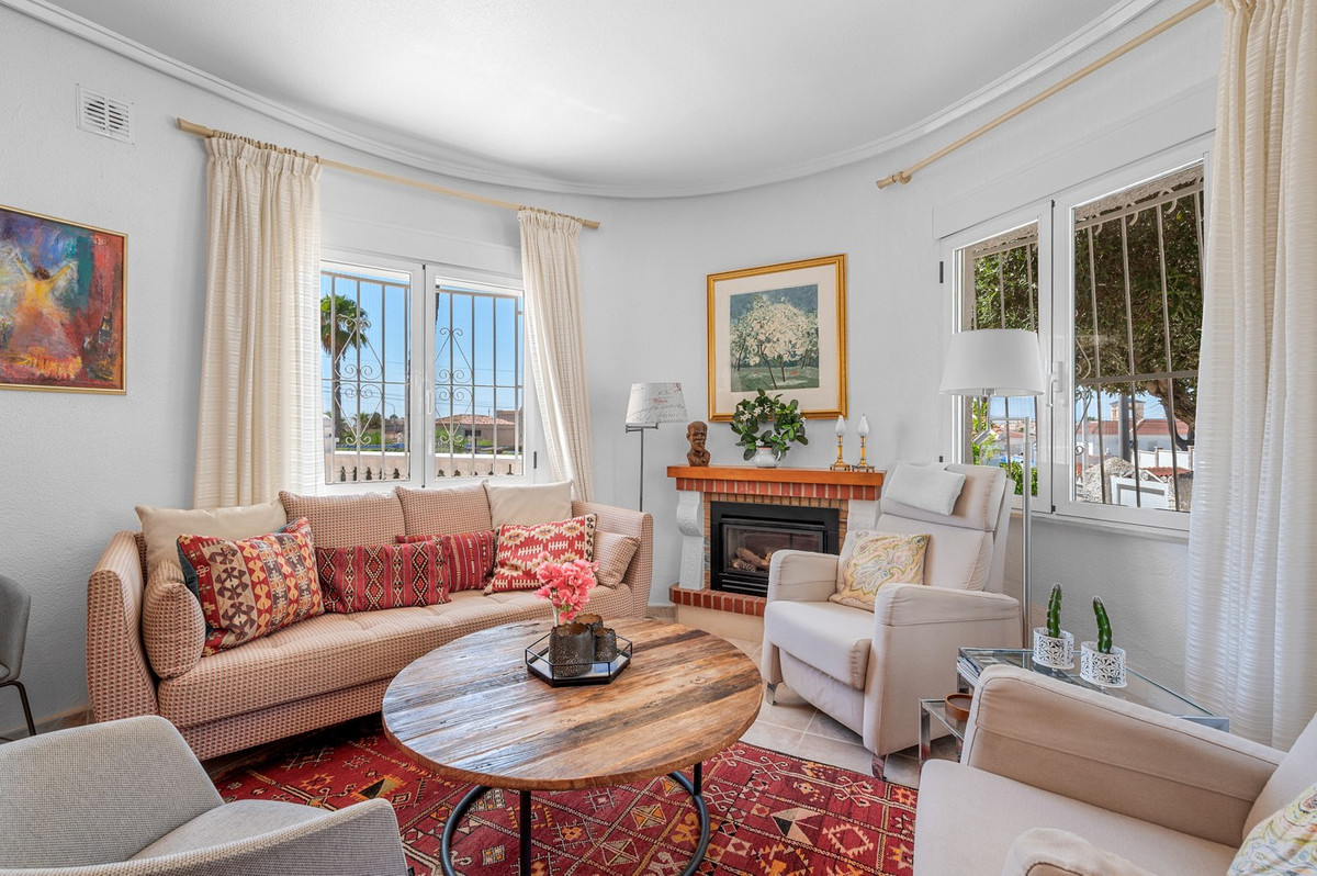 For sale - 3 Bedroom 4 Bathroom House - Detached Villa in Rojales - Ciudad Quesada  - Alicante