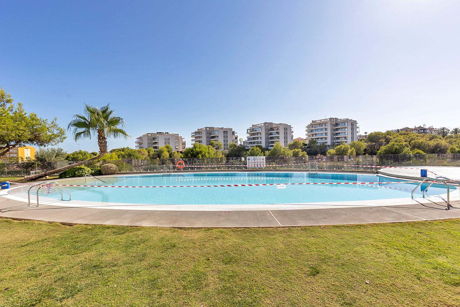 For sale - 2 Bedroom 2 Bathroom Apartment in Los Dolses - Villamartin  - Alicante