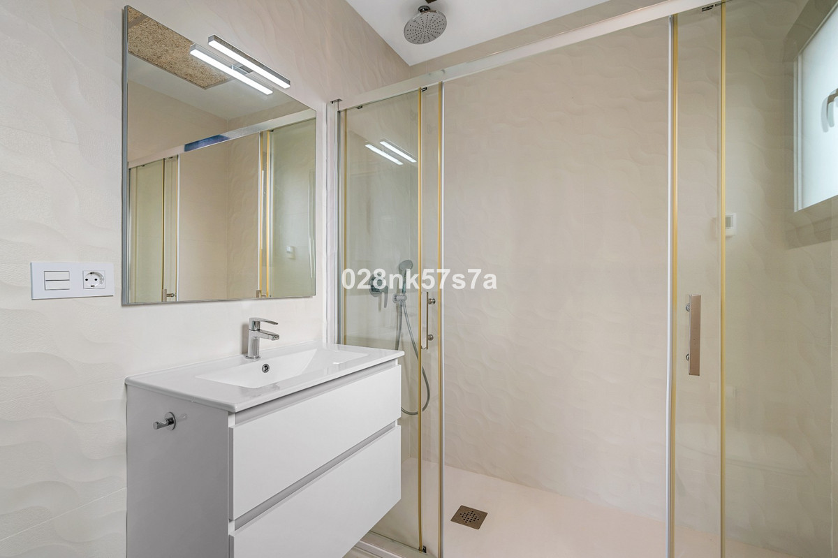 For sale - 4 Bedroom 4 Bathroom House - Detached Villa in Orihuela - Lomas de Cabo Roig  - Alicante