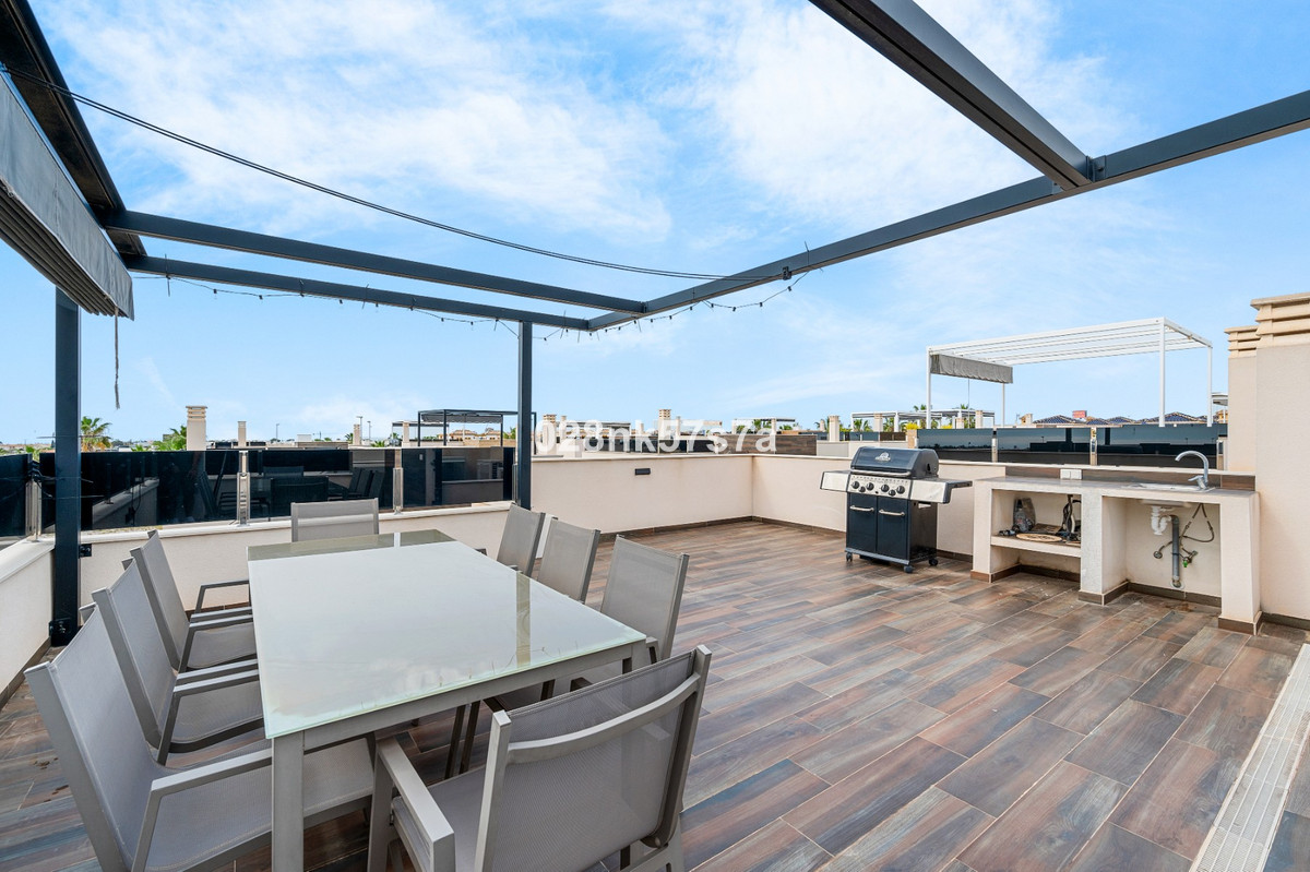 For sale - 4 Bedroom 4 Bathroom House - Detached Villa in Orihuela - Lomas de Cabo Roig  - Alicante