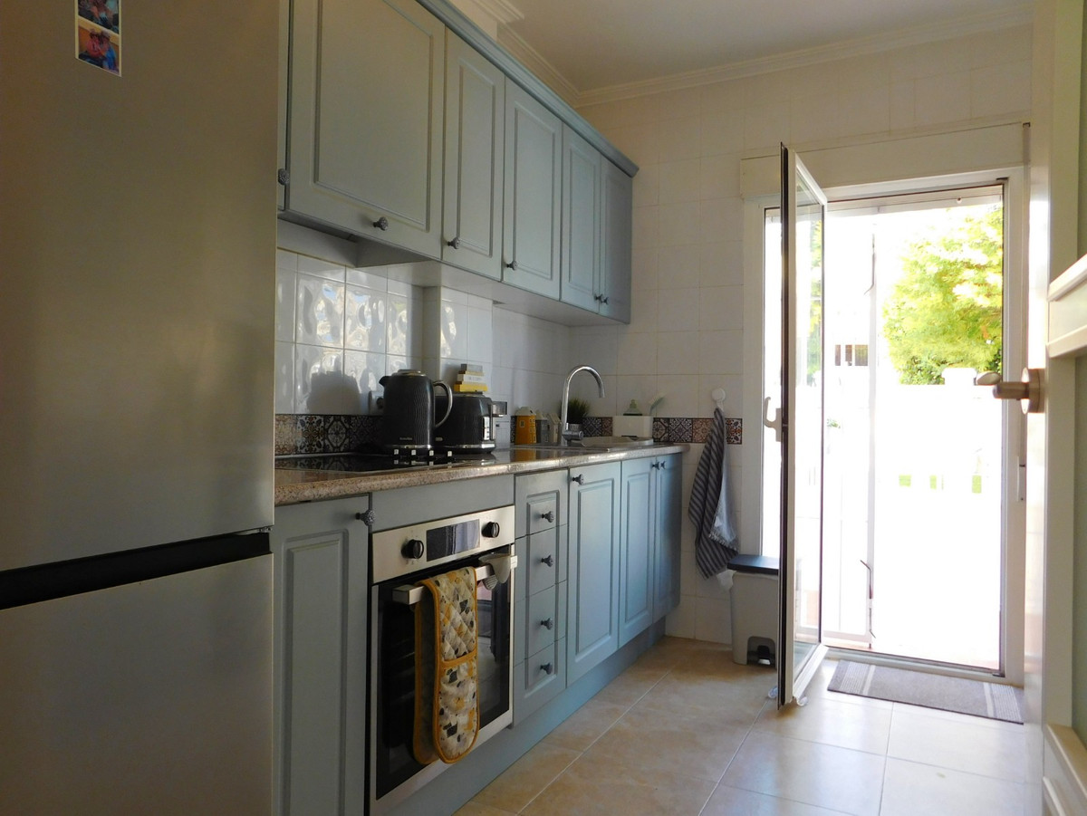 For sale - 3 Bedroom 3 Bathroom Detached Villa in Villamartin - Villamartin  - Alicante