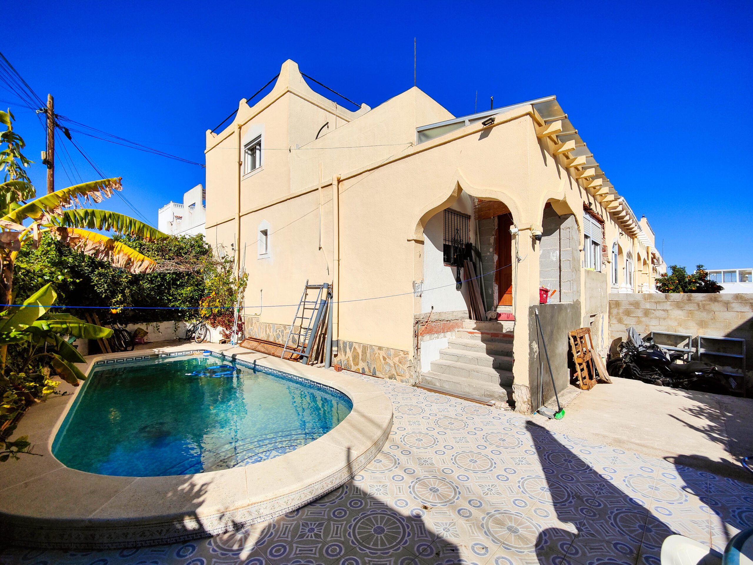 For sale - 4 Bedroom 2 Bathroom Town House in San Miguel de Salinas -  - Alicante