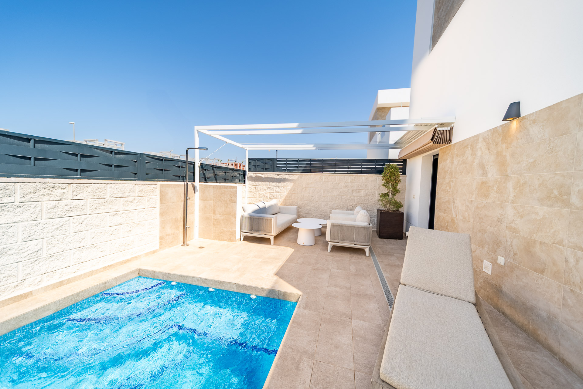 For sale - 3 Bedroom 3 Bathroom Villa in Ciudad Quesada -  - Alicante