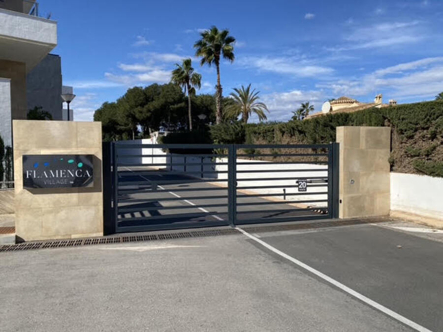 For sale - 3 Bedroom 2 Bathroom Apartment in Playa Flamenca - , Playa Flamenca, Alicante, Spain - Alicante