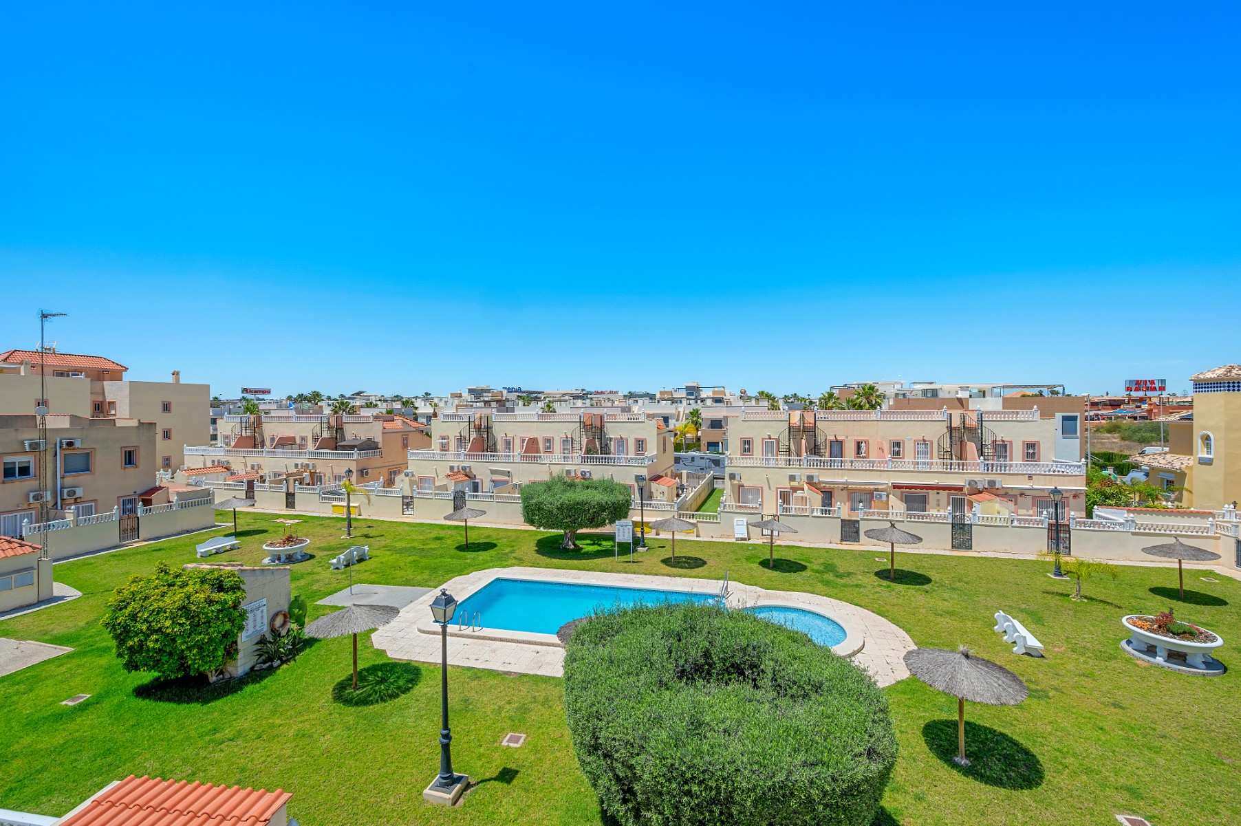 For sale - 3 Bedroom 2 Bathroom Townhouse in Orihuela Costa - La Zenia  - Alicante