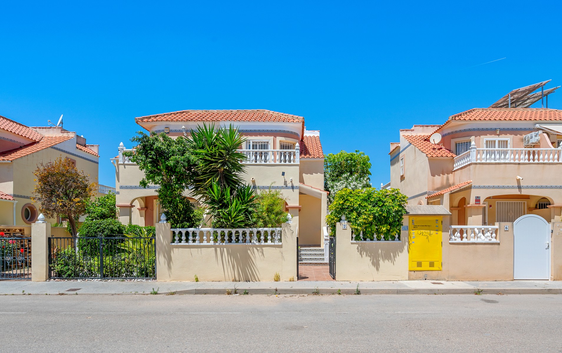 For sale - 3 Bedroom 2 Bathroom Townhouse in Orihuela Costa - La Zenia  - Alicante