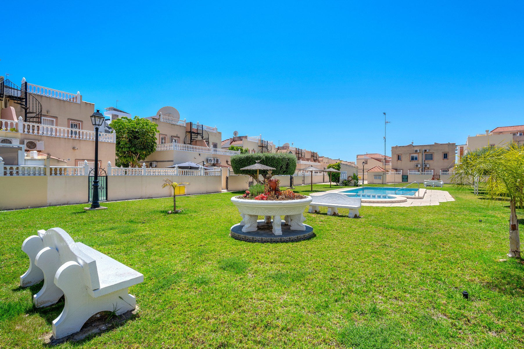 For sale - 3 Bedroom 2 Bathroom Townhouse in Orihuela Costa - La Zenia  - Alicante