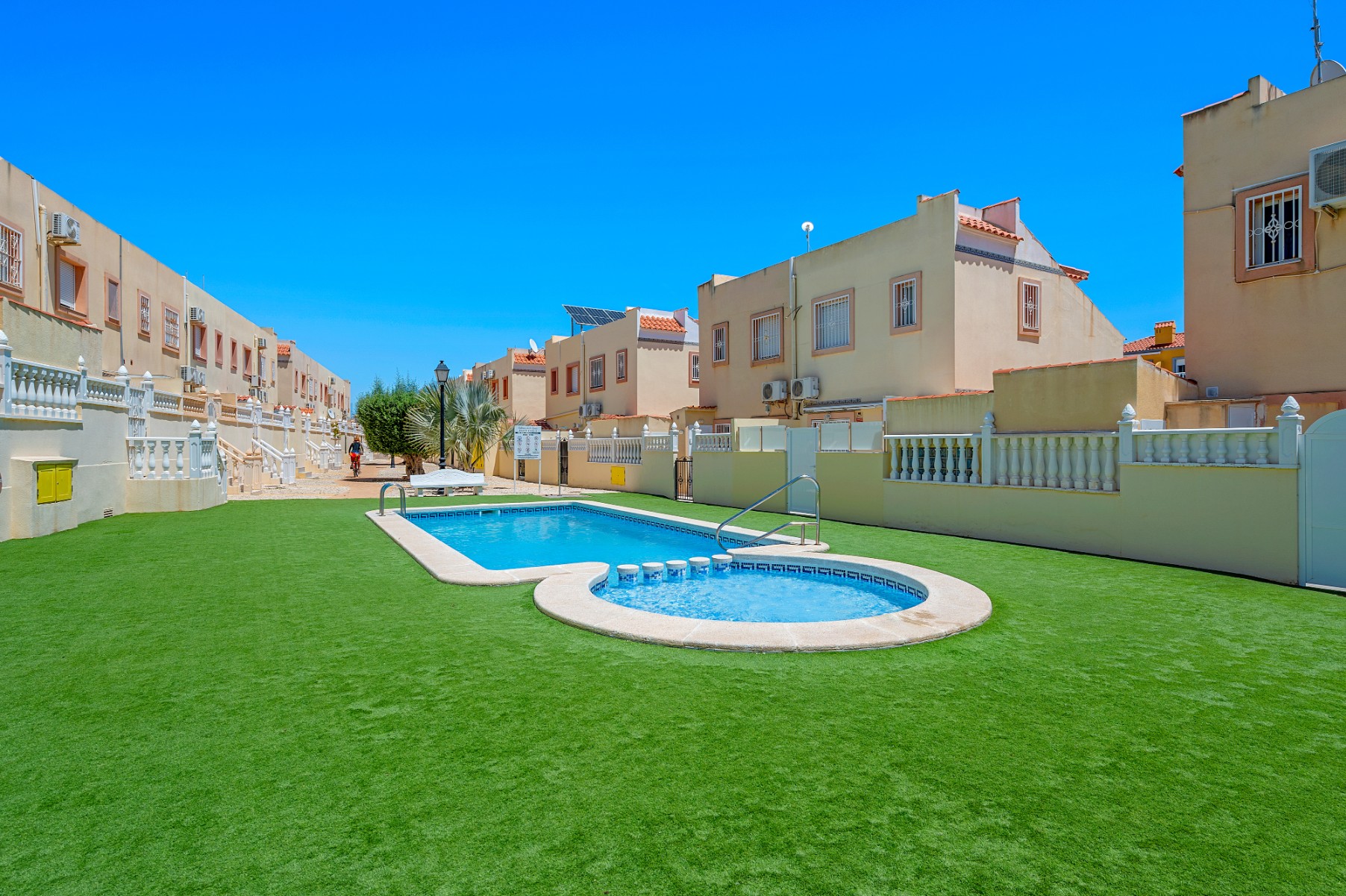 For sale - 3 Bedroom 2 Bathroom Townhouse in Orihuela Costa - La Zenia  - Alicante