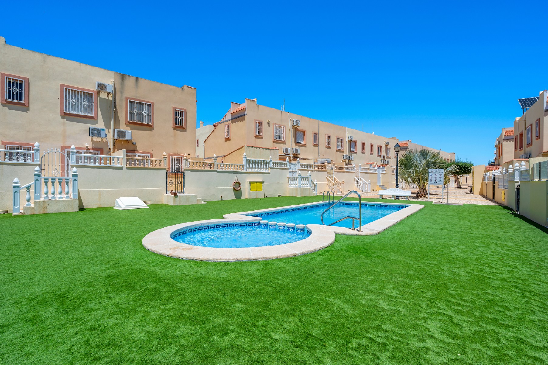 For sale - 3 Bedroom 2 Bathroom Townhouse in Orihuela Costa - La Zenia  - Alicante