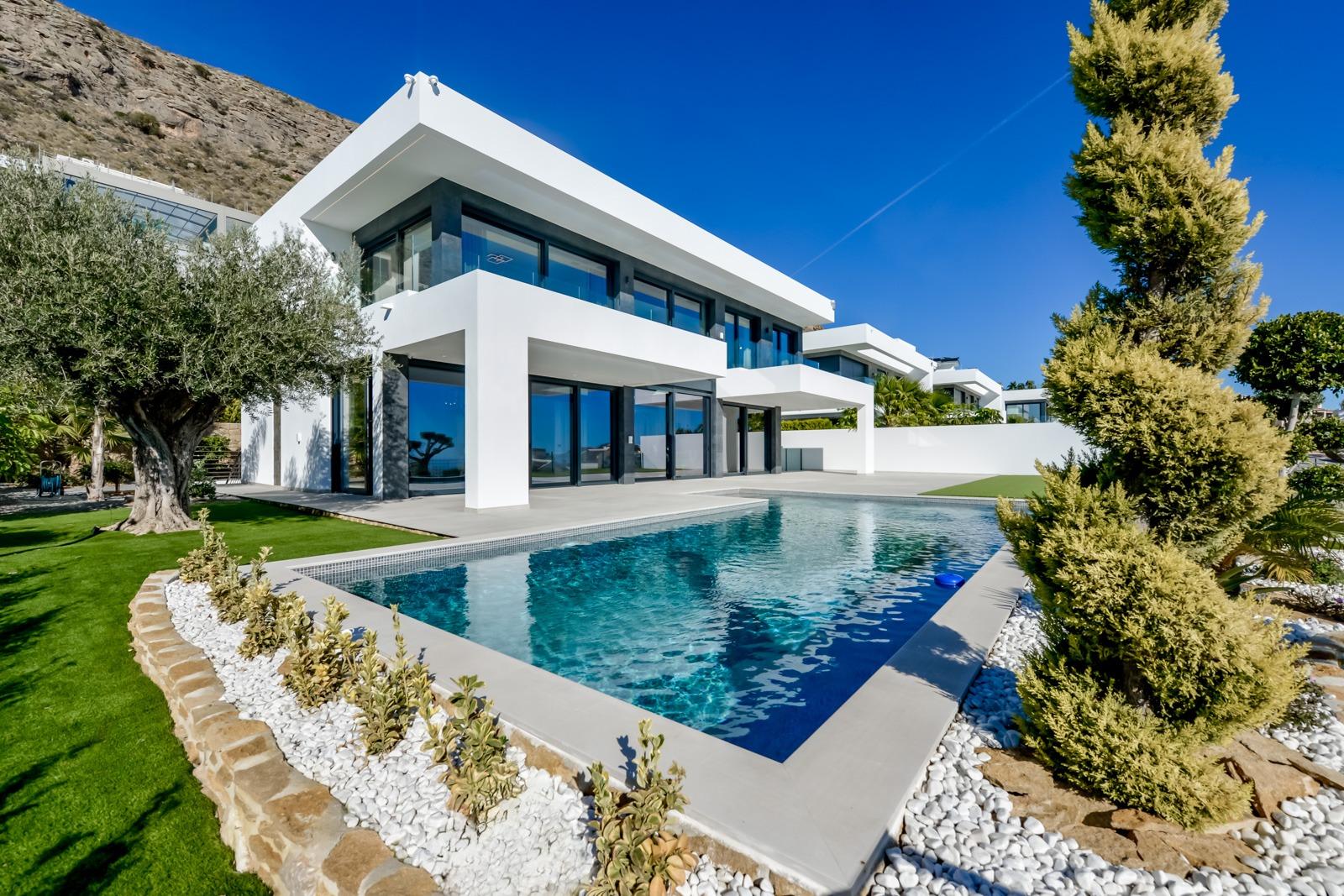 New Build - 8 Bedroom 5 Bathroom Villa in Finestrat - Sierra Cortina  - Alicante