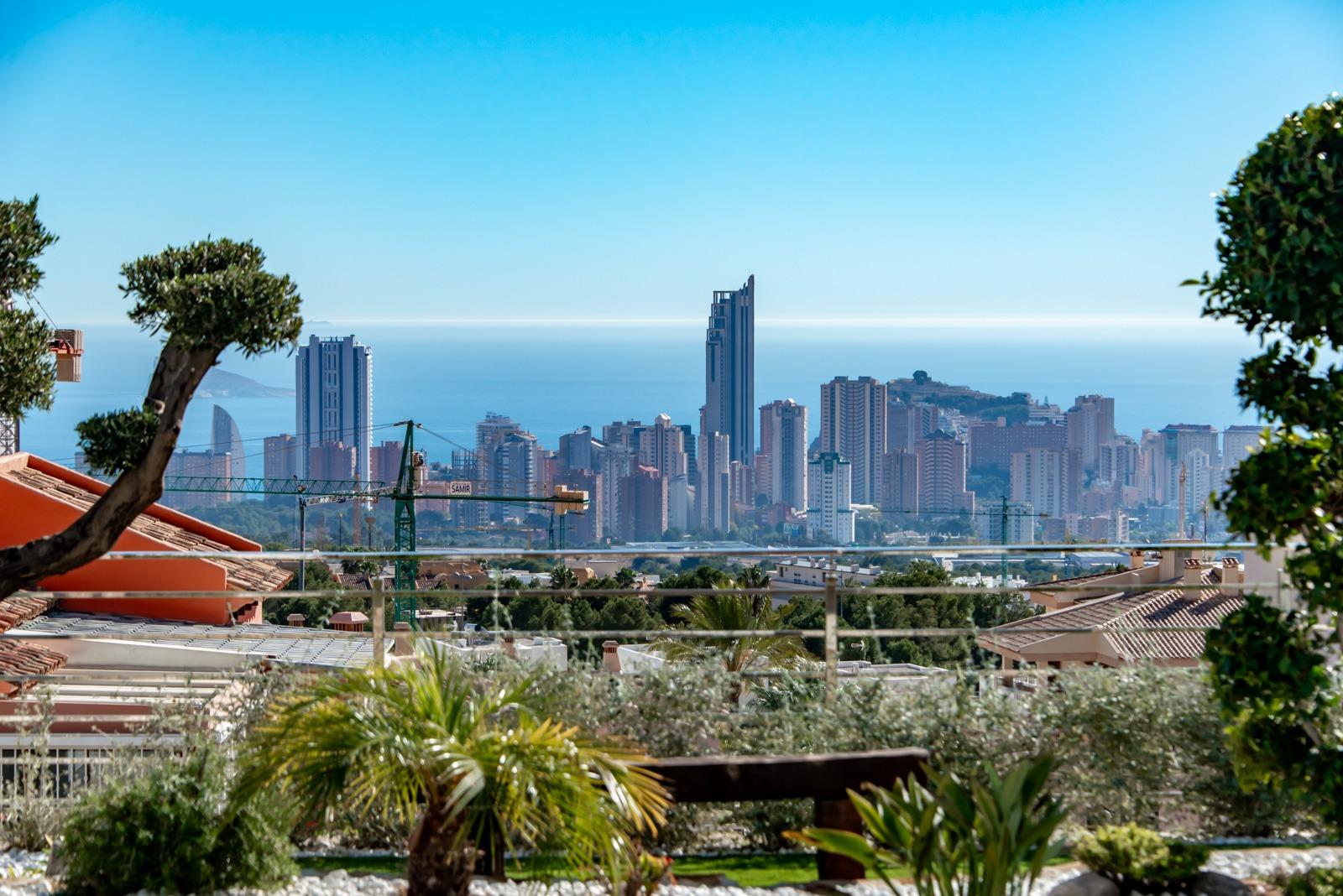 New Build - 8 Bedroom 5 Bathroom Villa in Finestrat - Sierra Cortina  - Alicante