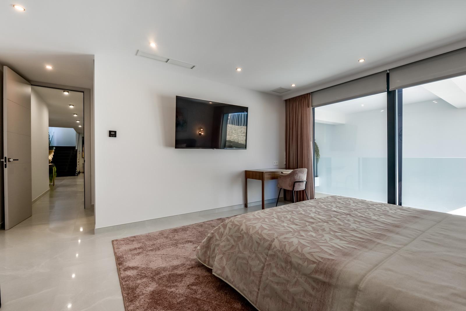 New Build - 8 Bedroom 5 Bathroom Villa in Finestrat - Sierra Cortina  - Alicante