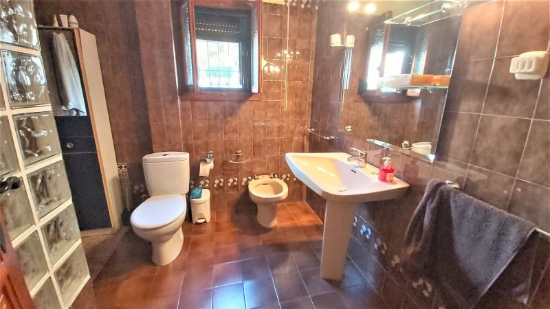 For sale - 4 Bedroom 3 Bathroom Detached Villa in Punta Prima -   - Alicante