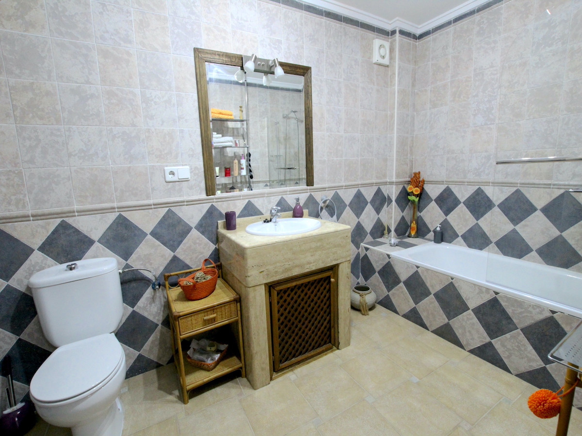 For sale - 3 Bedroom 2 Bathroom House - Detached Villa in Algorfa - Algorfa Centro  - Alicante