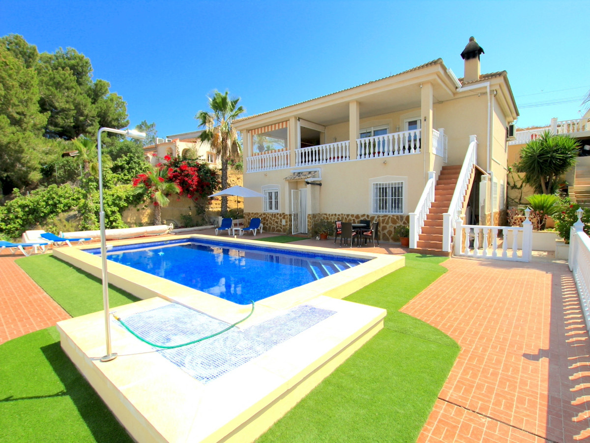 For sale - 3 Bedroom 2 Bathroom House - Detached Villa in Algorfa - Algorfa Centro  - Alicante