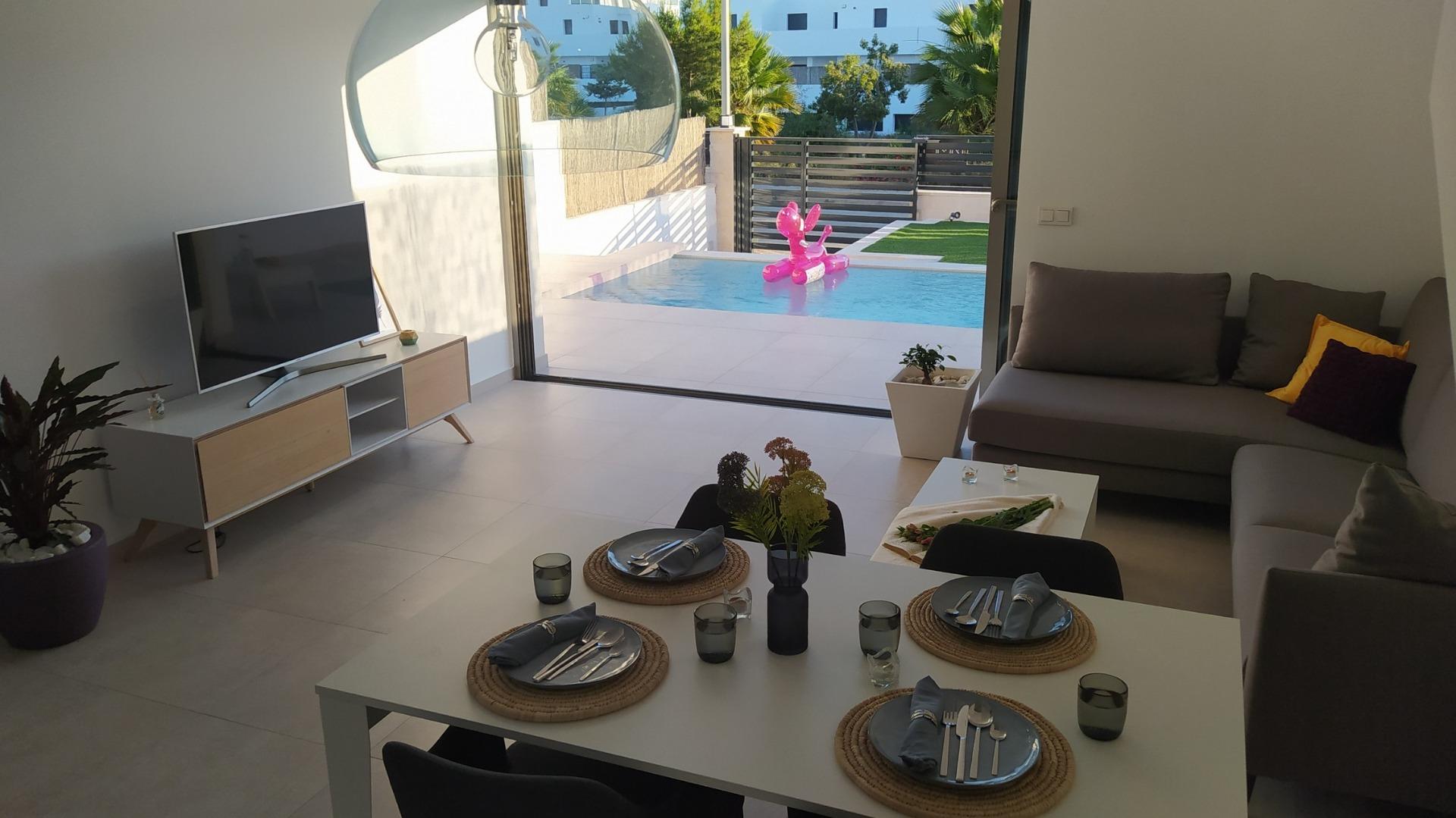 New Build - 3 Bedroom 4 Bathroom Villa in Villamartin - PAU 8  - Alicante
