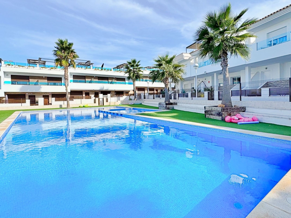 3 Bedroom 3 Bathroom Townhouse in Torrevieja
