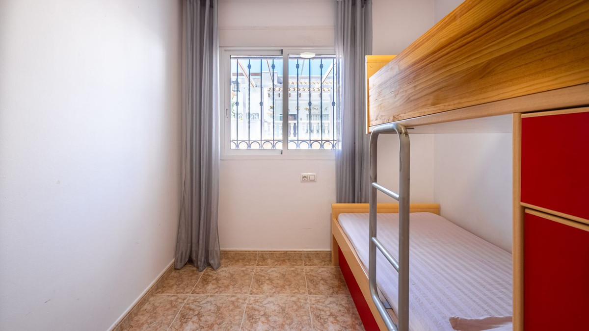 For sale - 2 Bedroom 2 Bathroom Ground Floor Apartment in Punta Prima  - Punta Prima  - Alicante
