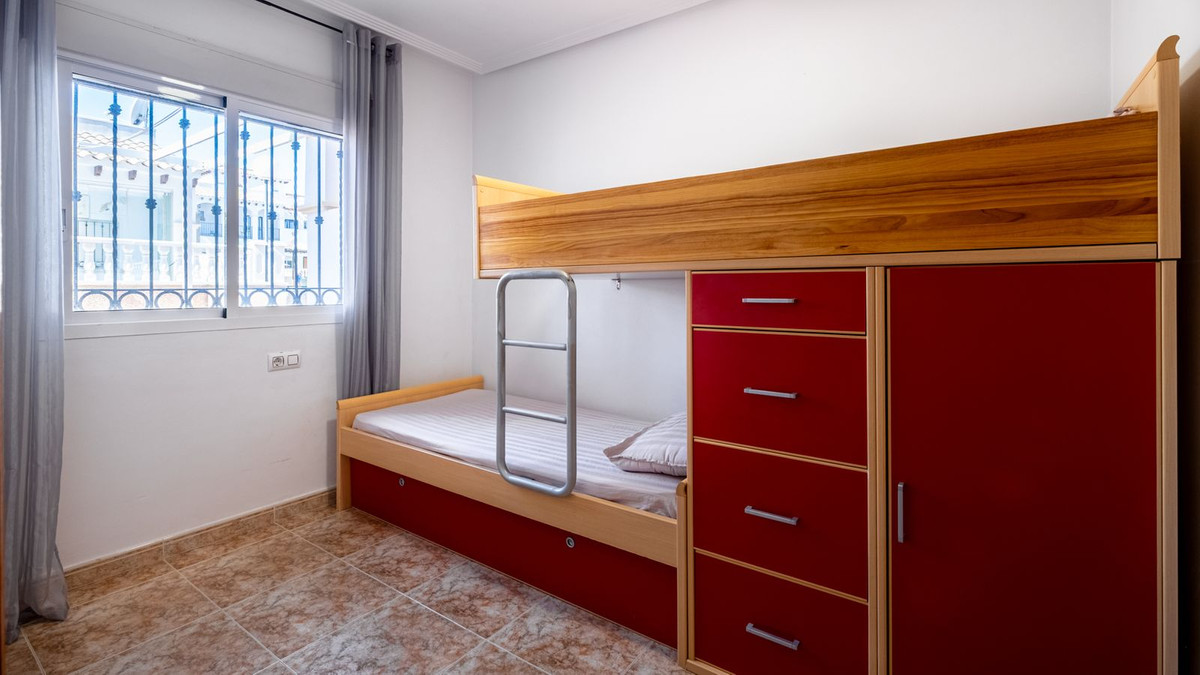 For sale - 2 Bedroom 2 Bathroom Ground Floor Apartment in Punta Prima  - Punta Prima  - Alicante