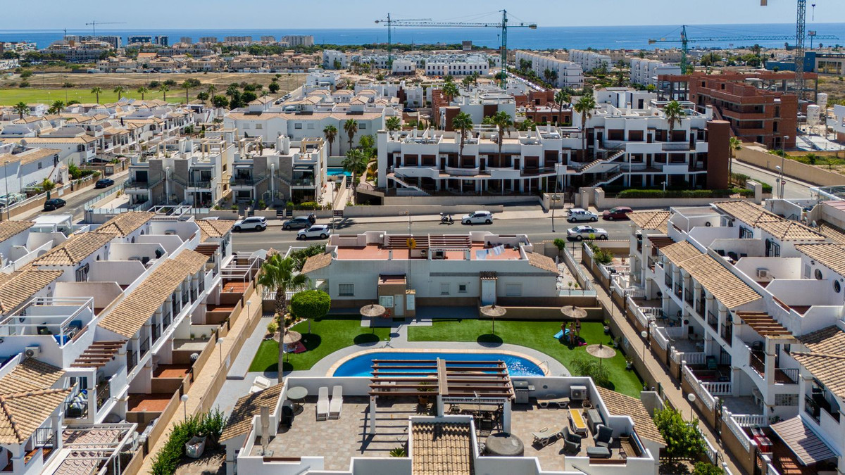 For sale - 2 Bedroom 2 Bathroom Ground Floor Apartment in Punta Prima  - Punta Prima  - Alicante
