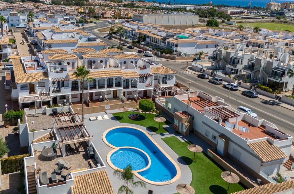 2 Bedroom 2 Bathroom Ground Floor Apartment in Punta Prima 