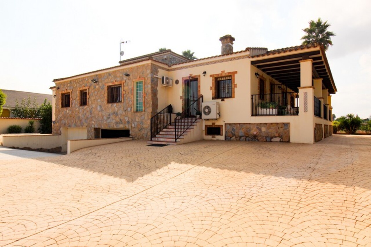For sale - 4 Bedroom 2 Bathroom Villa in Bigastro - , Bigastro, Alicante, Spain - Alicante
