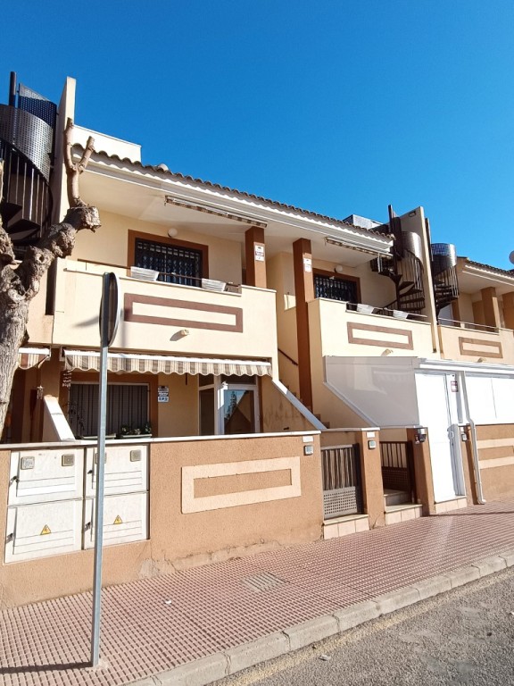 For sale - 4 Bedroom 3 Bathroom Villa in Los Alcazares - Costa Calida  - Murcia