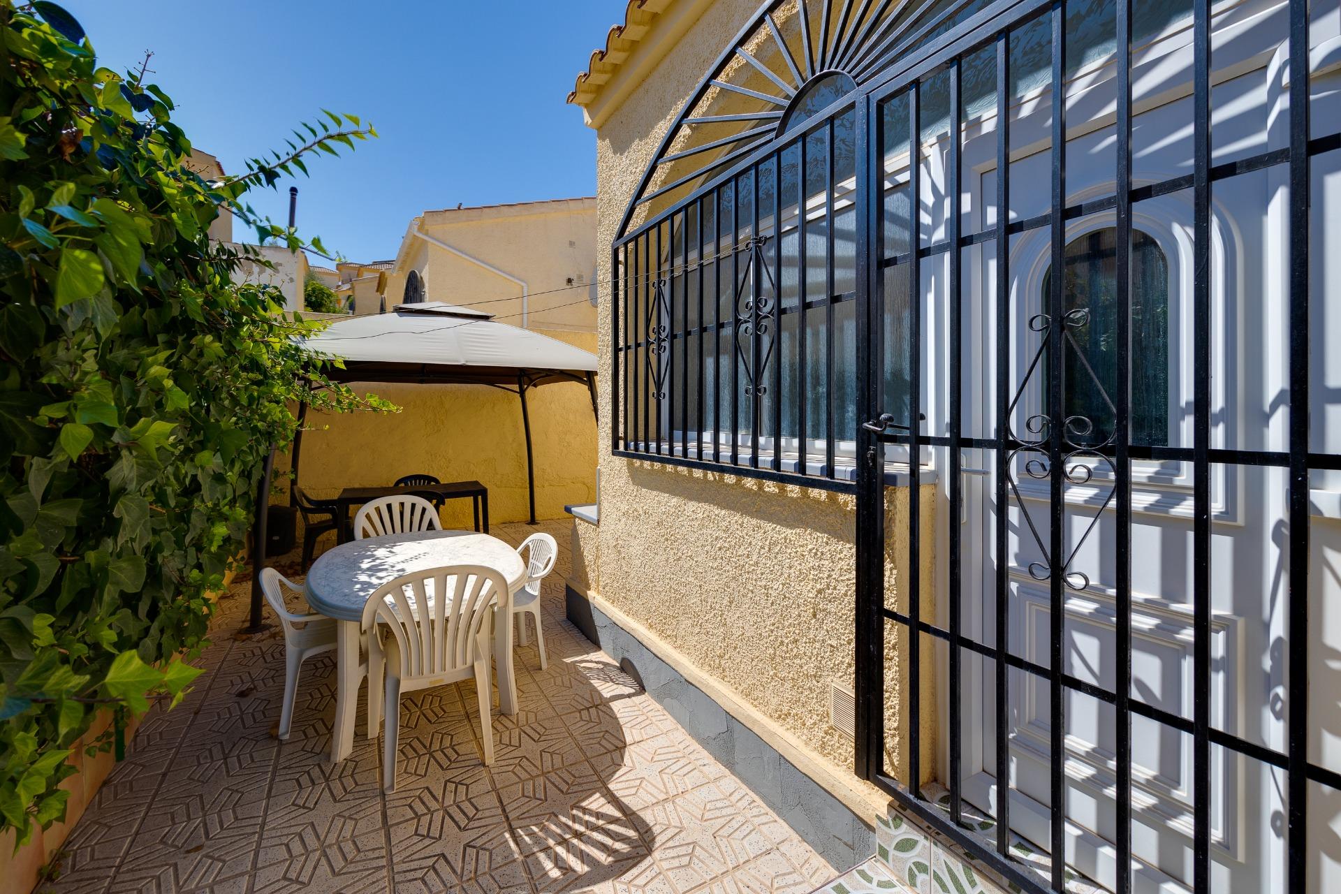 For sale - 3 Bedroom 2 Bathroom Villa in San Fulgencio - La Marina  - Alicante