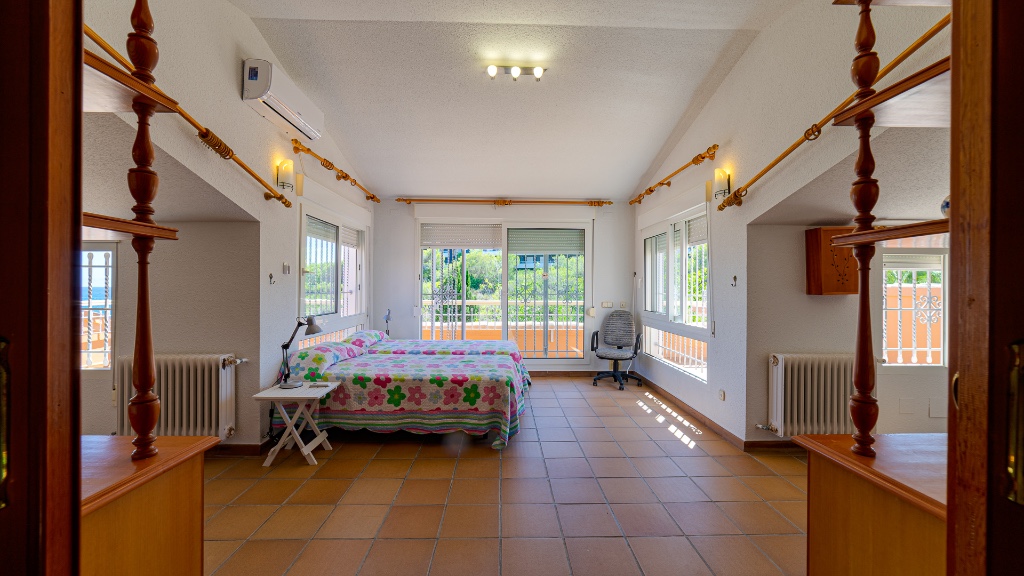 For sale - 7 Bedroom 4 Bathroom Villa in Campoamor - Campoamor  - Alicante