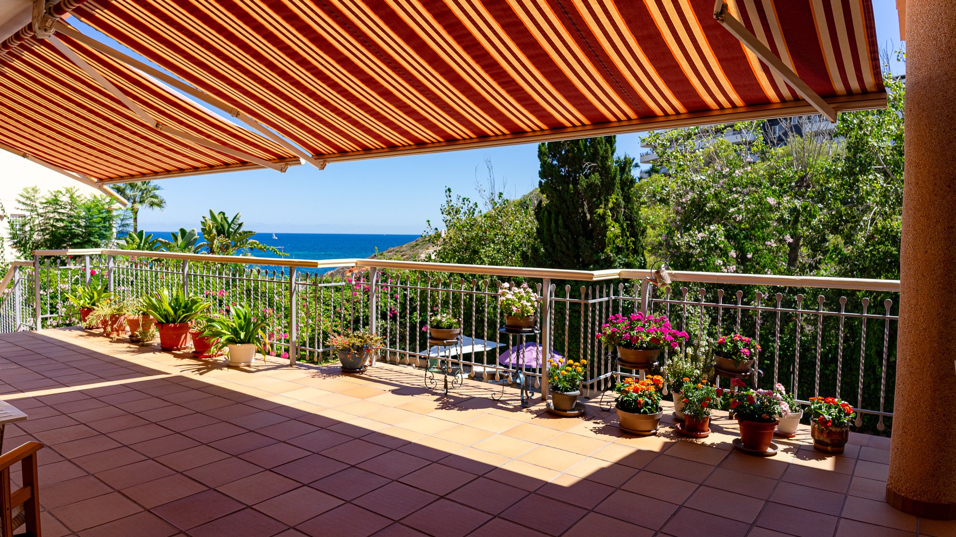 For sale - 7 Bedroom 4 Bathroom Villa in Campoamor - Campoamor  - Alicante