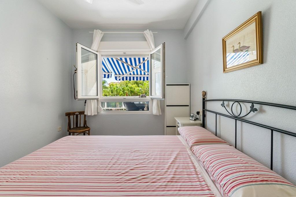 For sale - 3 Bedroom 1 Bathroom Apartment in Cabo Roig - Altos de campoamor  - Alicante