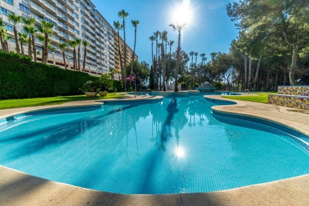 For sale - 3 Bedroom 1 Bathroom Apartment in Cabo Roig - Altos de campoamor  - Alicante