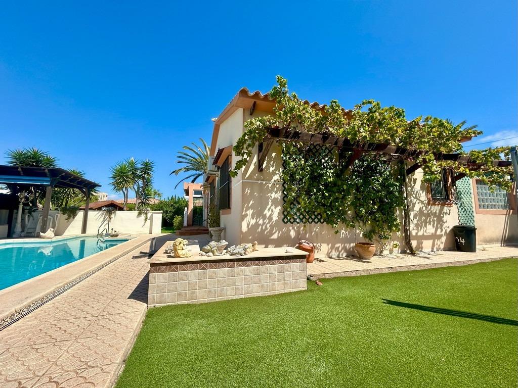 For sale - 3 Bedroom 3 Bathroom Villa in Cabo Roig - Aguamarina  - Alicante