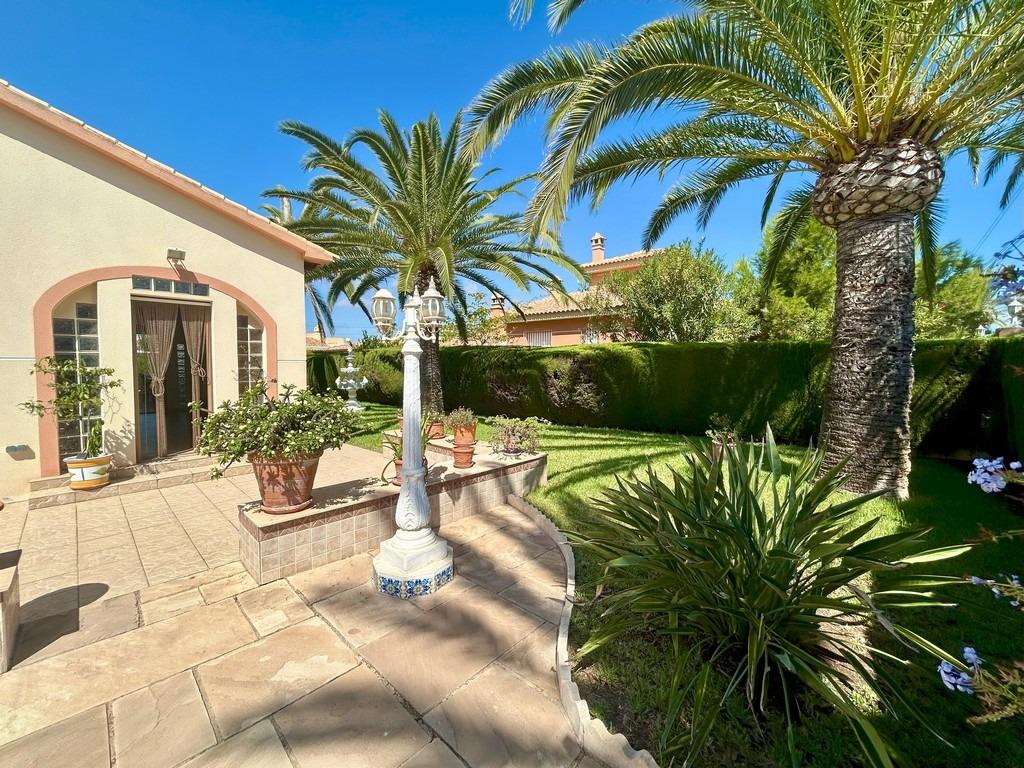 For sale - 3 Bedroom 3 Bathroom Villa in Cabo Roig - Aguamarina  - Alicante