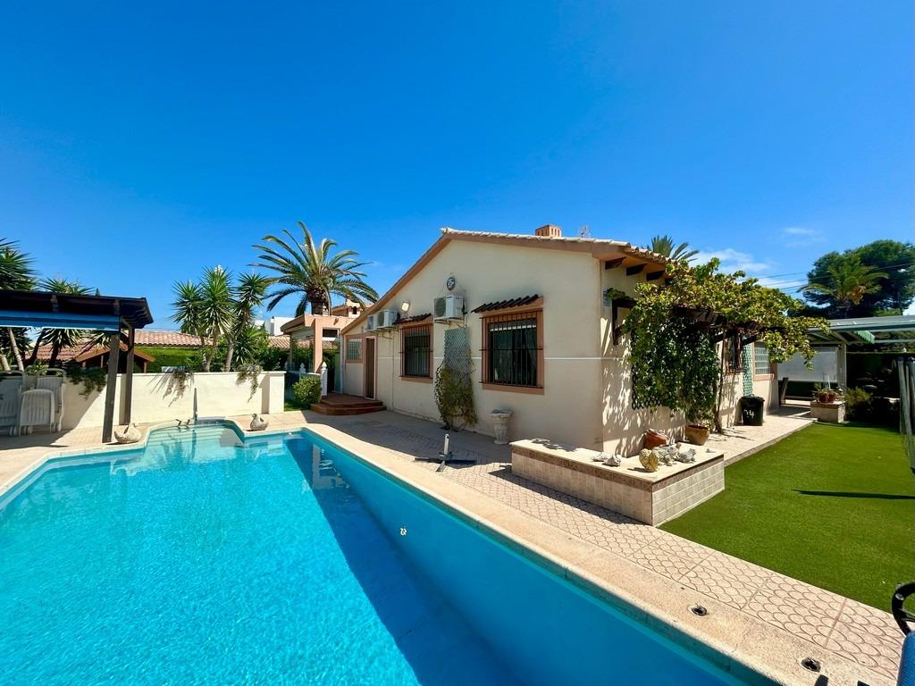 3 Bedroom 3 Bathroom Villa in Cabo Roig