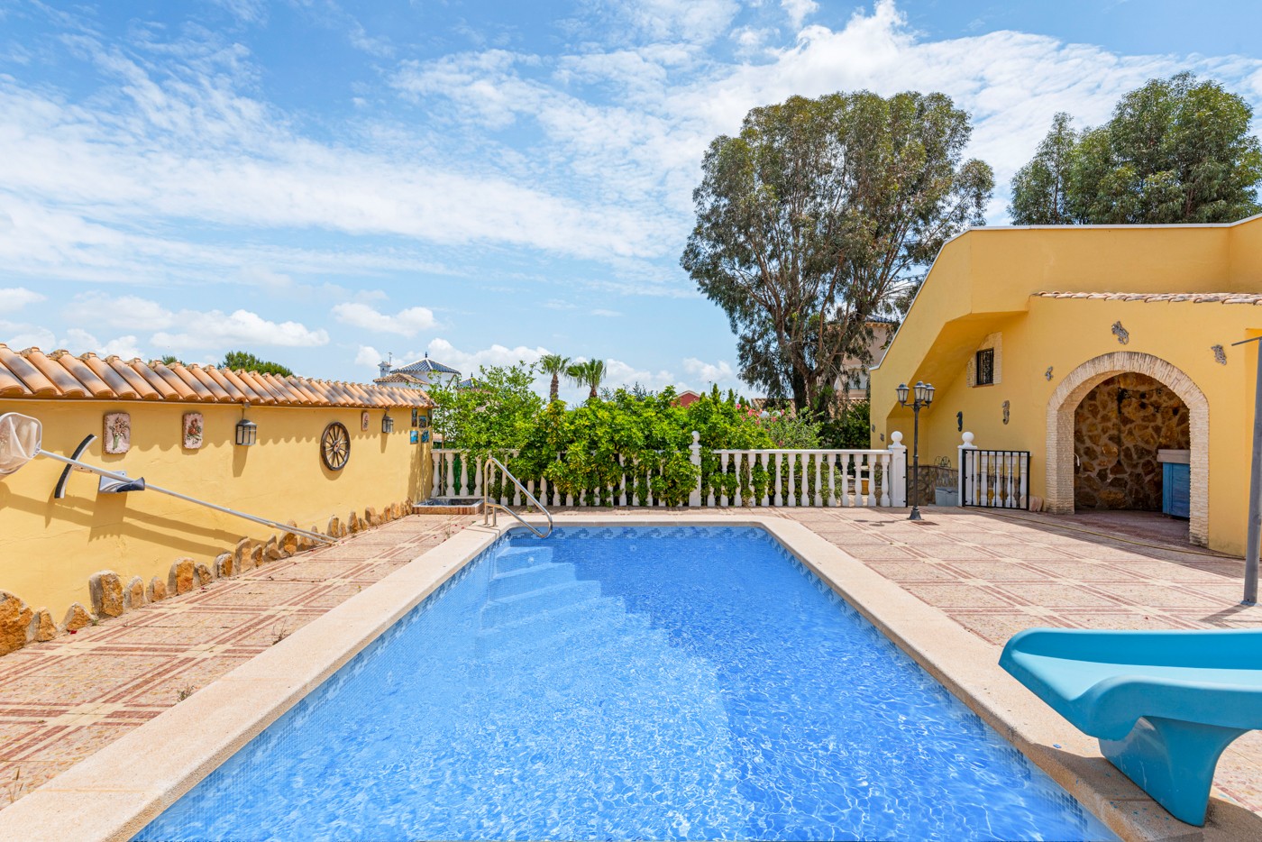 For sale - 4 Bedroom 3 Bathroom Villa in Jacarilla - Jacarilla  - Alicante