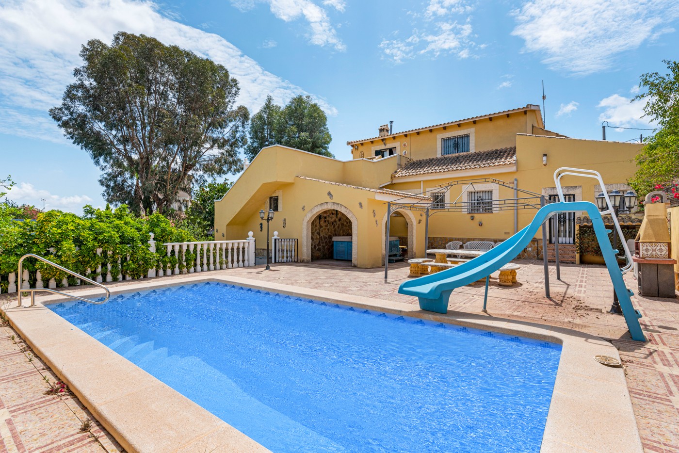 For sale - 4 Bedroom 3 Bathroom Villa in Jacarilla - Jacarilla  - Alicante